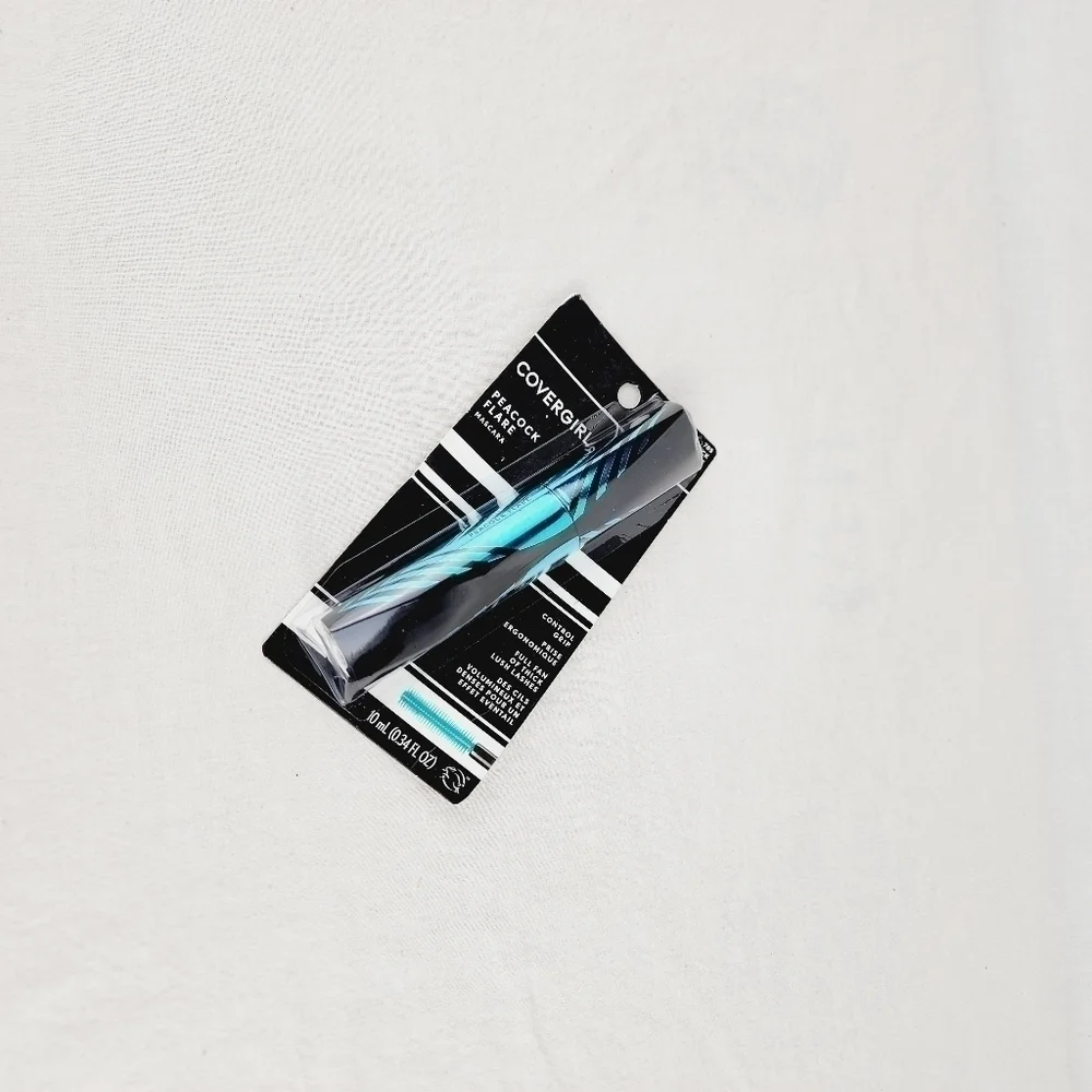 LAST ONE 🔥Covergirl peacock flare control grip mascara